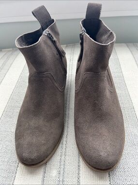 Vionic Brown Suede Ankle Booties